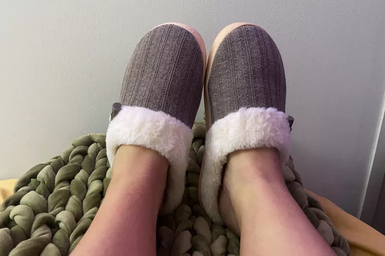 Indoor Slippers and the Modern Home: Comfort, Hygiene, and Everyday Practicality